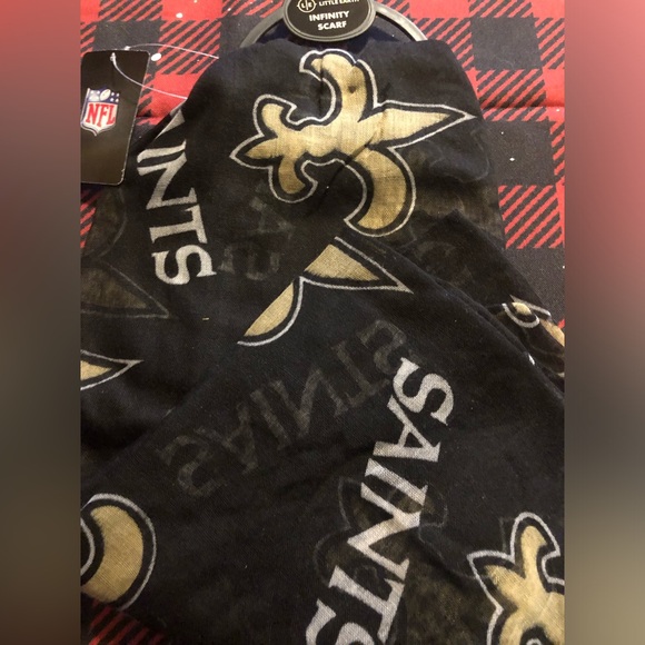 🍒5/$25🍒Saints infinity scarf - Picture 1 of 3